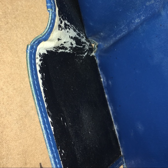 SOLD Louis Vuitton Blue Epi Wallet - Picture 4 of 8